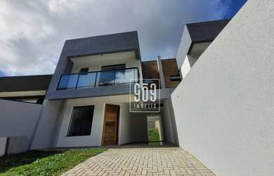 Imagem: A casa em condomínio possui 3 Dormitórios, 1 Banheiro, 2 Vagas