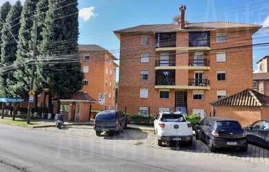 Imagem: O apartamento possui 3 Dormitórios, 1 Banheiro, 1 Vaga na garagem