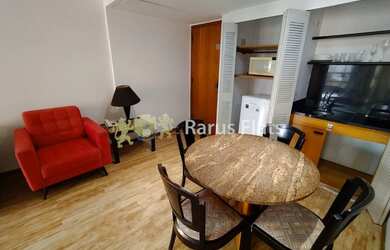 Imagem: O studio para alugar possui 1 Dormitório, 1 Banheiro, 1 Vaga