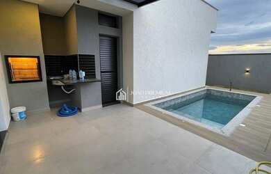 Imagem: A casa em condomínio possui 3 Dormitórios, 3 Banheiros, 2