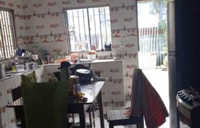 Imagem 2: Casa altos e baixo. Varanda, 2 Banheirose3 Dormitórios