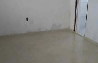 Imagem: A casa possui 3 Dormitórios, 2 Banheiros e está localizado