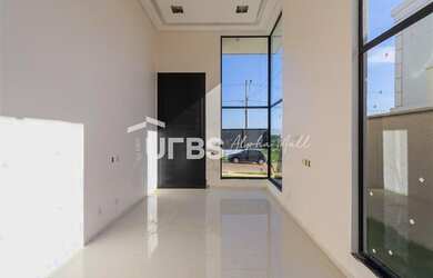 Imagem: A casa em condomínio possui 3 Dormitórios, 4 Banheiros, 2