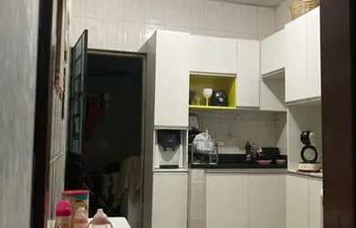 Imagem: A casa possui 2 Dormitórios, 1 Banheiro, 1 Vaga na garagem