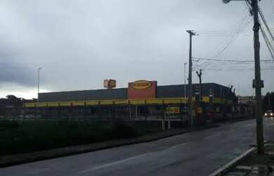 Imagem: A casa possui 2 Dormitórios, 1 Banheiro, 2 Vagas na garagem