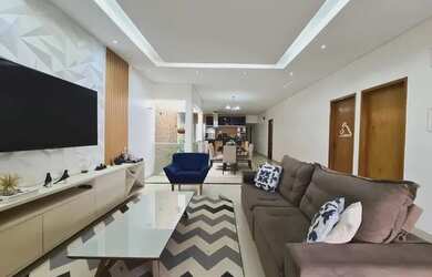 Imagem: A casa possui 4 Dormitórios, 3 Banheiros, 5 Vagas na garagem