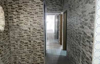 Imagem: O apartamento possui 3 Dormitórios, 1 Banheiro, 3 Vagas na