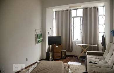 Imagem: O studio possui 1 Dormitório, 1 Banheiro, 35m² de Área e