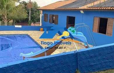 Imagem: A casa à venda possui 2 Dormitórios, 2 Banheiros, 5 Vagas