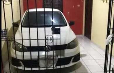 Imagem: A casa possui 2 Dormitórios, 1 Banheiro, 1 Vaga na garagem