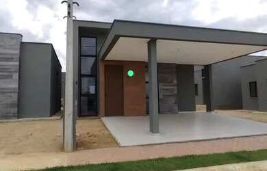 Imagem: A casa em condomínio possui 3 Dormitórios, 2 Banheiros, 1