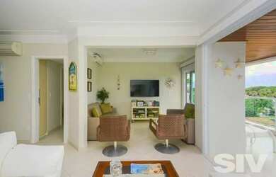 Imagem: O apartamento possui 3 Dormitórios, 1 Banheiro, 2 Vagas na