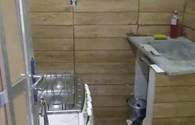 Imagem: O quarto e está localizado em Rocha Miranda, Rio de Janeiro