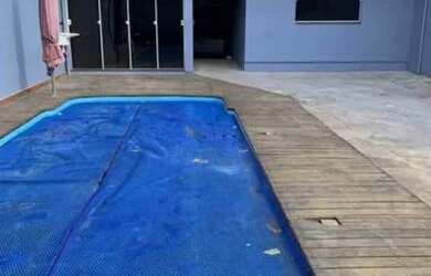 Imagem: A casa possui 2 Dormitórios, 1 Banheiro, 1 Vaga na garagem