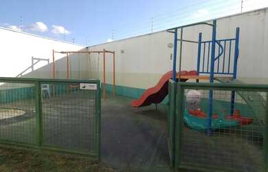 Imagem: O apartamento possui 1 Dormitório, 1 Banheiro, 1 Vaga na garagem