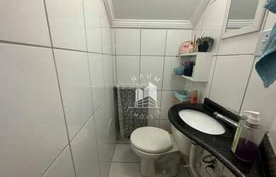 Imagem: A casa possui 2 Dormitórios, 2 Banheiros, 1 Vaga na garagem