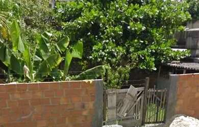 Imagem: A casa possui 3 Dormitórios, 2 Banheiros, 1 Vaga na garagem