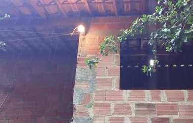 Imagem: A casa possui 1 Dormitório, 1 Banheiro, 27m² de Área e está