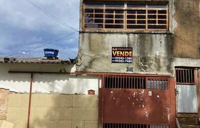 Imagem: A kitnet possui 2 Dormitórios, 2 Banheiros, 2 Vagas na garagem