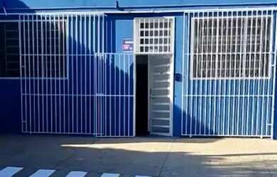 Imagem: O depósito possui 2 Vagas na garagem, 30m² de Área e está