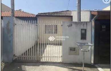 Imagem: A casa possui 2 Dormitórios, 1 Banheiro, 1 Vaga na garagem