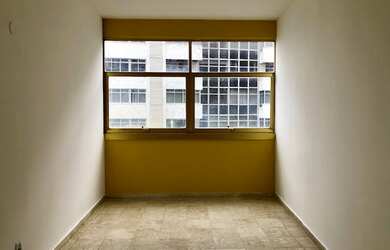 Imagem: O depósito possui 1 Vaga na garagem e 65m² de Área e está