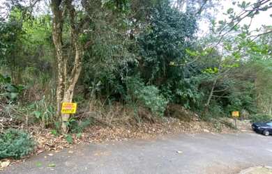 Imagem: O terreno possui 200m² de Área e está localizado em Senador