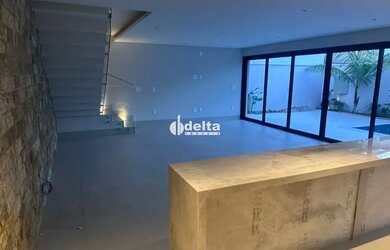 Imagem 12: Casa em condomínio disponível para venda no bairro Nova Uberlândia...