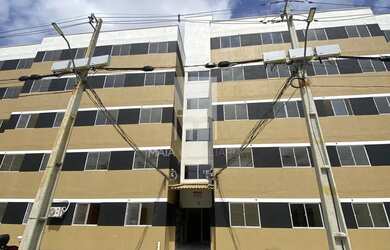 Imagem: O apartamento possui 2 Dormitórios, 1 Banheiro, 1 Vaga na garagem