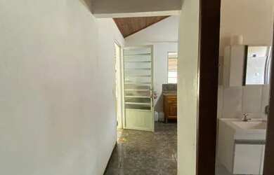 Imagem 15: Casa. Piscina, Churrasqueira, Varandae1 Vaga na garagem