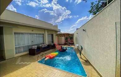 Imagem: A casa em condomínio possui 3 Dormitórios, 4 Banheiros, 4