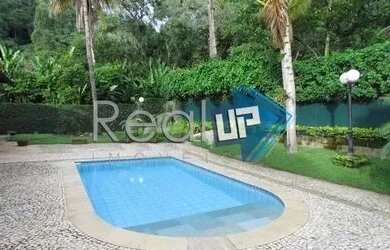 Imagem: A casa possui 4 Dormitórios, 2 Banheiros, 2 Vagas na garagem