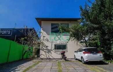 Imagem: O depósito possui 5 Vagas na garagem, 300m² de Área e está