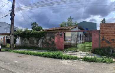 Imagem: A casa possui 3 Dormitórios, 3 Banheiros, 2 Vagas na garagem
