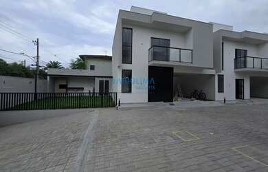 Imagem: A casa em condomínio possui 3 Dormitórios, 4 Banheiros, 2