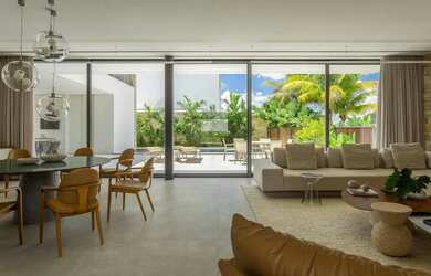 Imagem: A casa em condomínio possui 4 Dormitórios, 5 Banheiros, 4