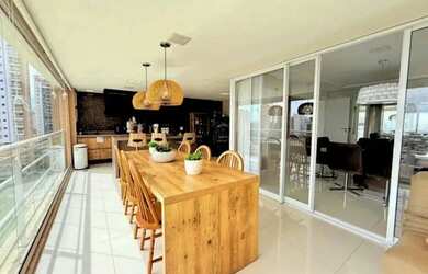 Imagem: O apartamento possui 3 Dormitórios, 5 Banheiros, 4 Vagas na