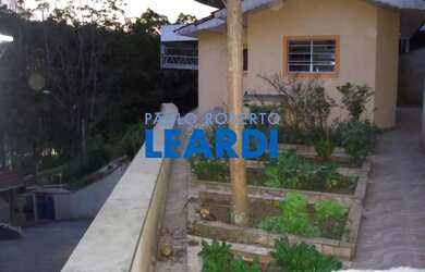 Imagem: A casa em condomínio à venda possui 5 Dormitórios, 5 Banheiros