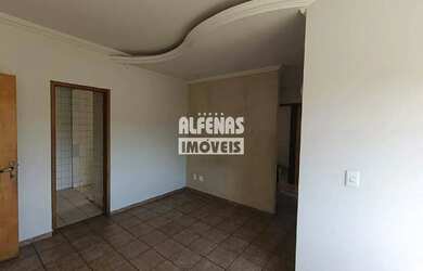 Imagem: O apartamento possui 3 Dormitórios, 1 Banheiro, 1 Vaga na garagem