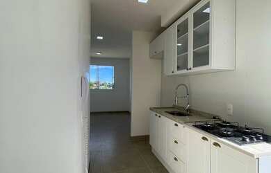 Imagem: O apartamento possui 2 Dormitórios, 1 Banheiro, 1 Vaga na garagem