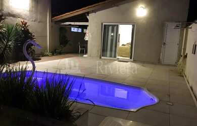 Imagem: A casa à venda possui 2 Dormitórios, 1 Banheiro, 2 Vagas na