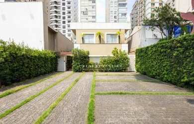 Imagem: O depósito possui 5 Vagas na garagem, 643m² de Área e está