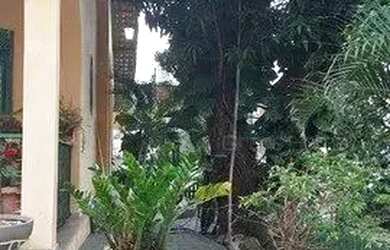 Imagem: A casa possui 5 Dormitórios, 3 Banheiros, 5 Vagas na garagem