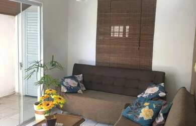 Imagem: A casa possui 3 Dormitórios, 1 Banheiro, 4 Vagas na garagem