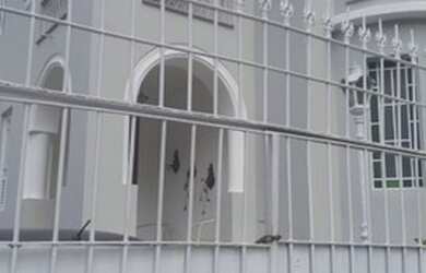 Imagem: A casa possui 5 Dormitórios, 5 Banheiros, 5 Vagas na garagem