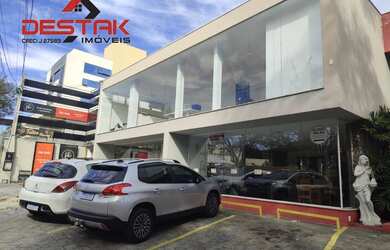 Imagem: O depósito possui 5 Vagas na garagem, 1.282m² de Área e