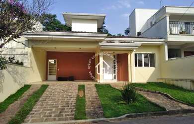 Imagem: A casa em condomínio possui 3 Dormitórios, 3 Banheiros, 4