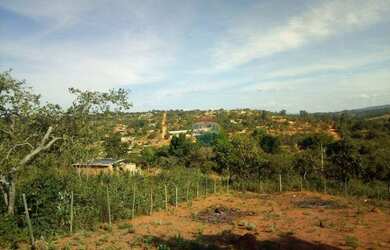 Imagem: O terreno possui 360m² de Área e está localizado em Mateus