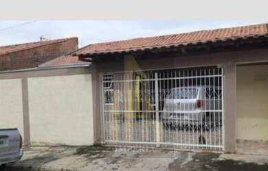 Imagem: A casa possui 4 Dormitórios, 3 Banheiros, 3 Vagas na garagem