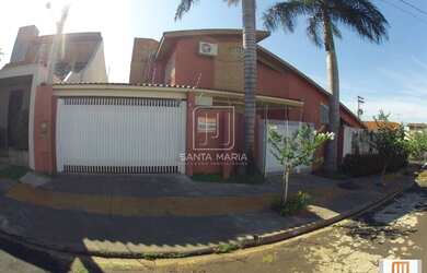 Imagem: O depósito possui 2 Vagas na garagem, 330m² de Área e está